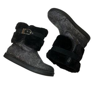 G BY Guess GBG Women 8M Aussie Cold Weather Boot Black Faux Suede Fur Trim